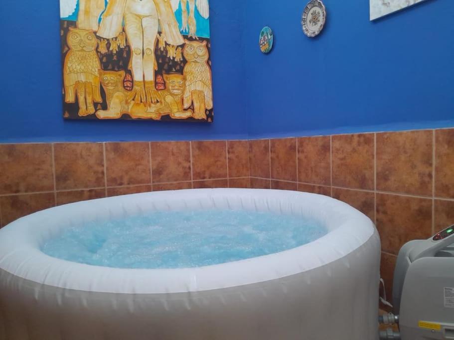 The Beach Hut With Lazy Spa Adra Exterior photo