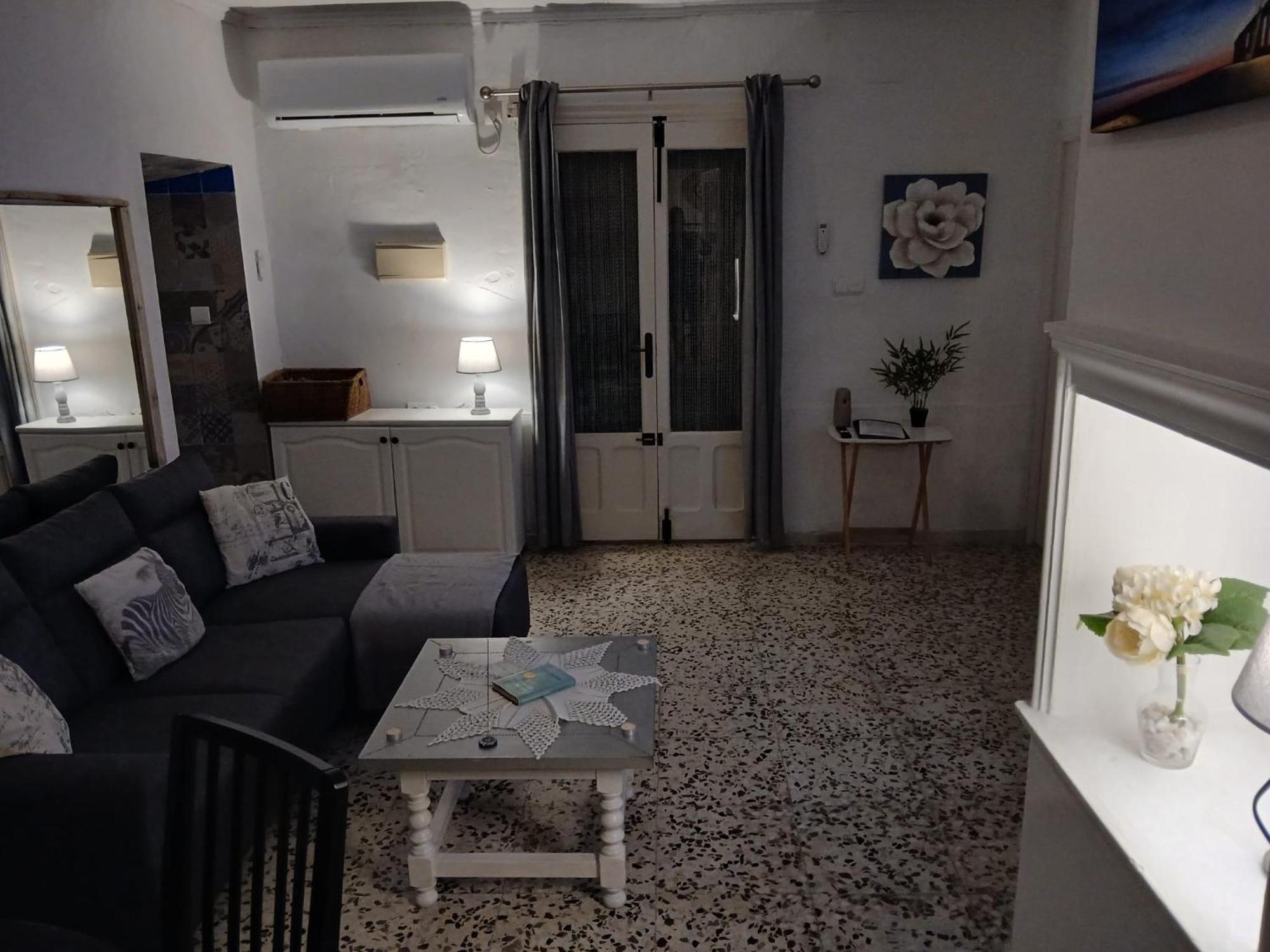 The Beach Hut With Lazy Spa Adra Exterior photo